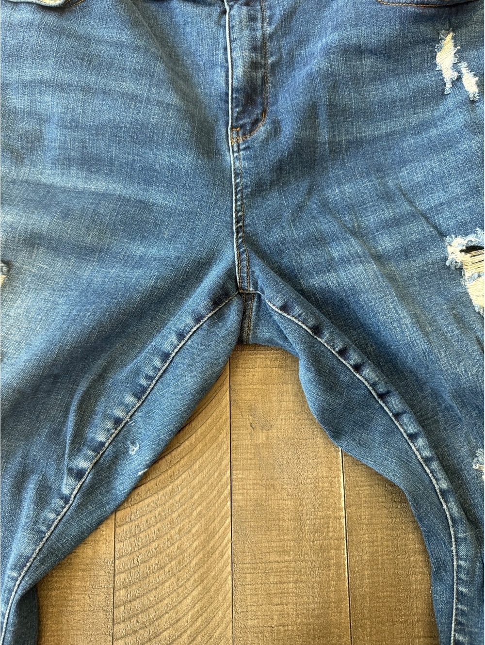 Judy Blue Relaxed Fit Distressed Jeans - Picture 6 of 11